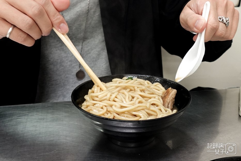 11新竹北門城隍廟許二姐鴨肉炒麵.jpg