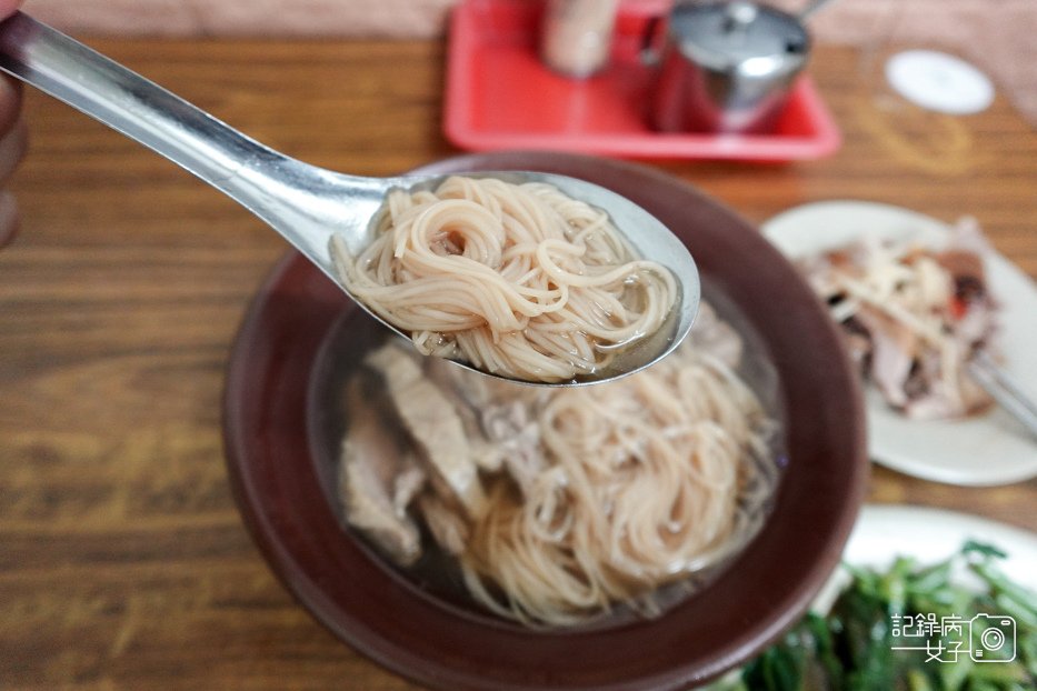 18台北信義市政府鴨肉謝當歸鴨麵線油麵乾麵脆腸下水湯.jpg