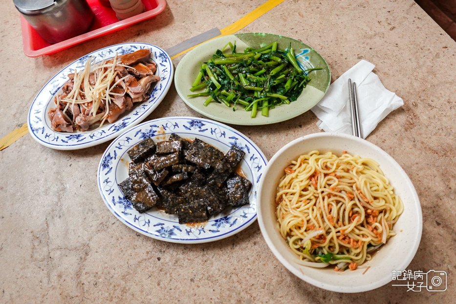 30台北信義市政府鴨肉謝當歸鴨麵線油麵乾麵脆腸下水湯.jpg