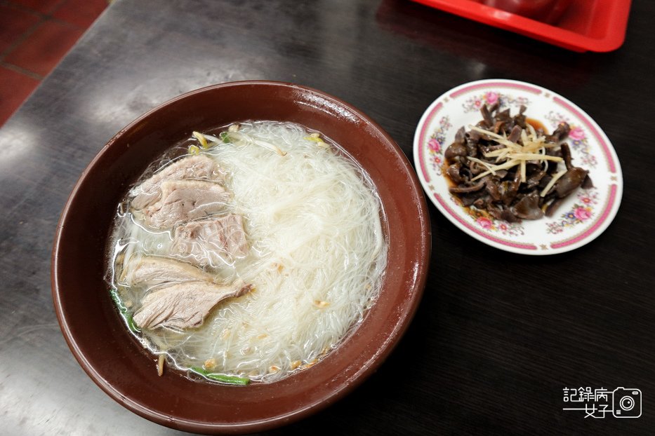 38台北信義市政府鴨肉謝當歸鴨麵線鴨肉米粉湯下水.jpg