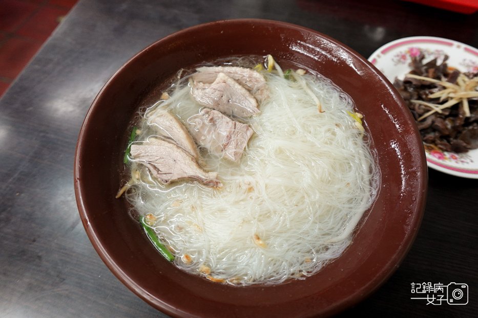 39台北信義市政府鴨肉謝當歸鴨麵線鴨肉米粉湯下水.jpg