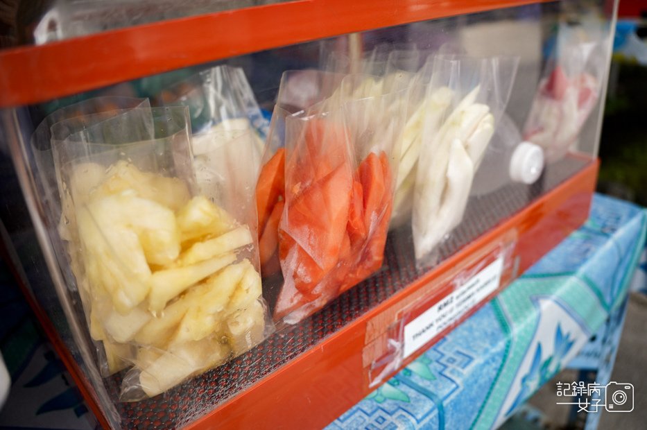 12馬來西亞沙巴神山市集拿巴魯小鎮Pekan Nabalu Weekly Market綜合米線三色奶茶.jpg