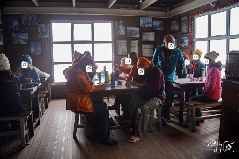 16 Mount KinabaluMalaysia%5Cs Highest PostBox沙巴神山京那巴魯山馬來西亞最高海拔郵局明信片.jpg