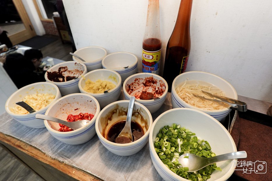 8信義區老邱牛肉麵豆漿紅茶喝到飽自助吧花椒油.jpg