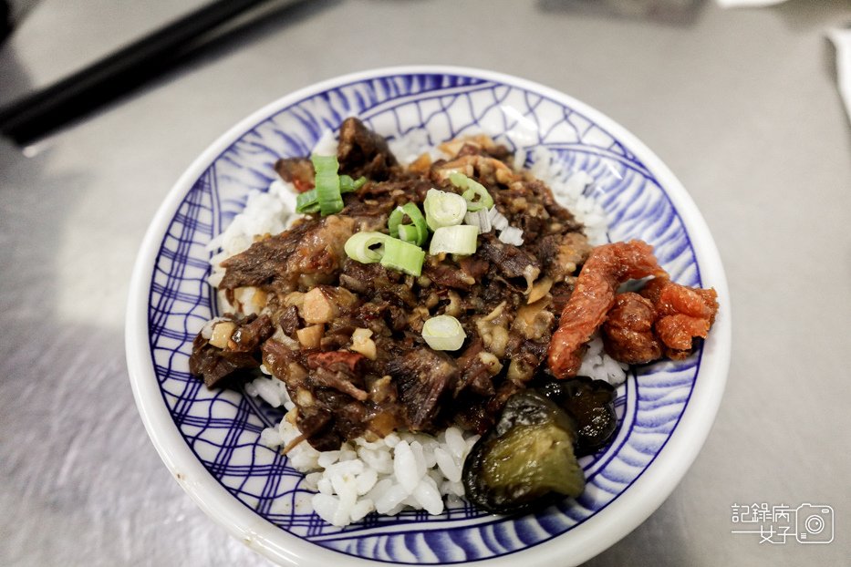 36信義區老邱牛肉麵牛滷飯滷肉飯牛雜湯.jpg