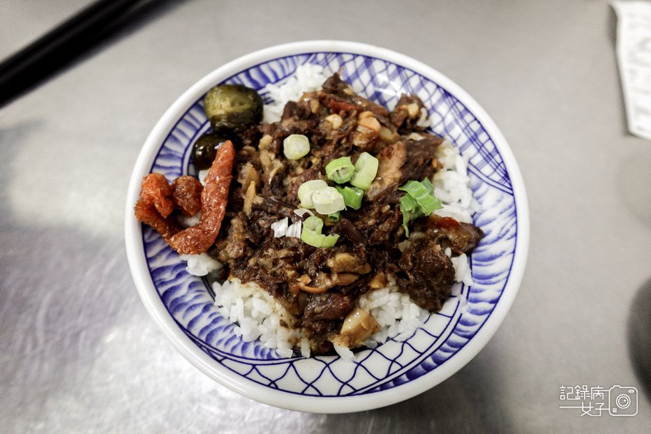 35信義區老邱牛肉麵牛滷飯滷肉飯牛雜湯.jpg