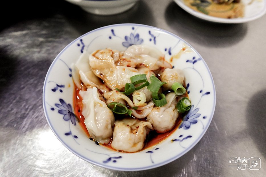 38信義區老邱牛肉麵花椒紅油炒手豆漿喝到飽.jpg
