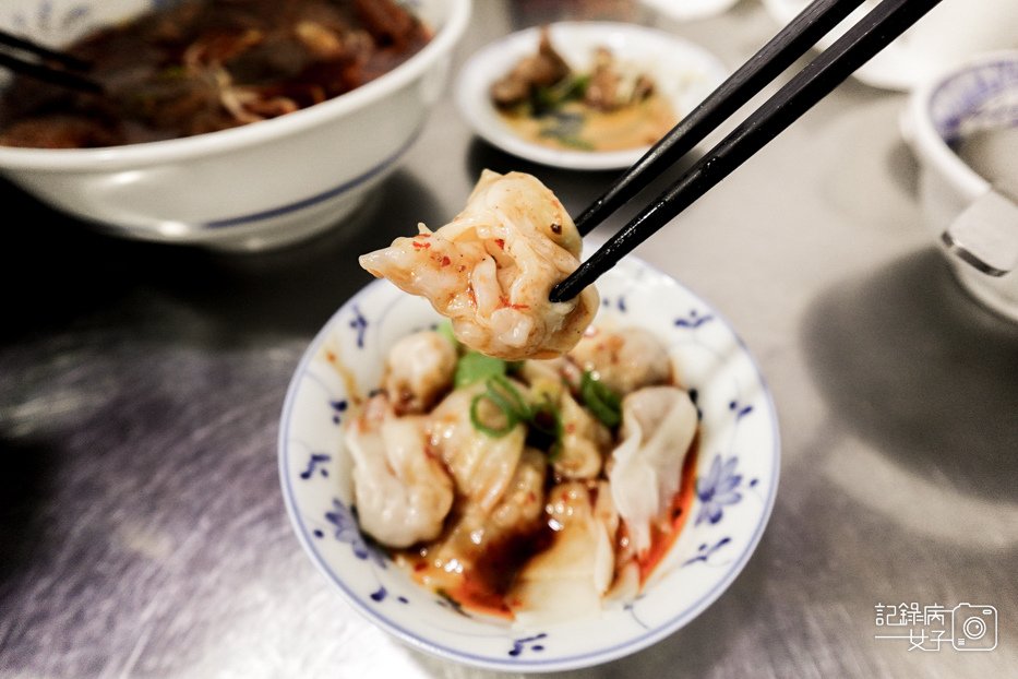 40信義區老邱牛肉麵花椒紅油炒手豆漿喝到飽.jpg