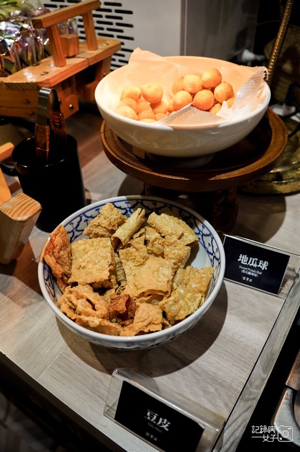 38藍象廷泰式火鍋吃到飽打拋肉飯咖哩香米飯泰式奶茶摩摩渣渣綠咖哩鍋.jpg