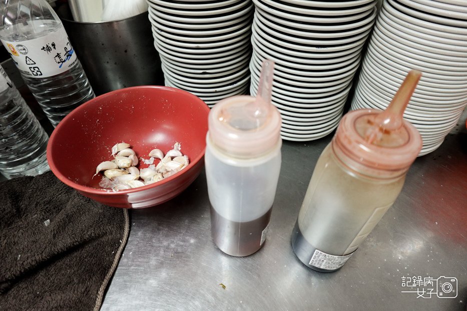 8萬華洛陽富宏牛肉麵24小時營業牛肉麵牛油飲品無限暢飲.jpg
