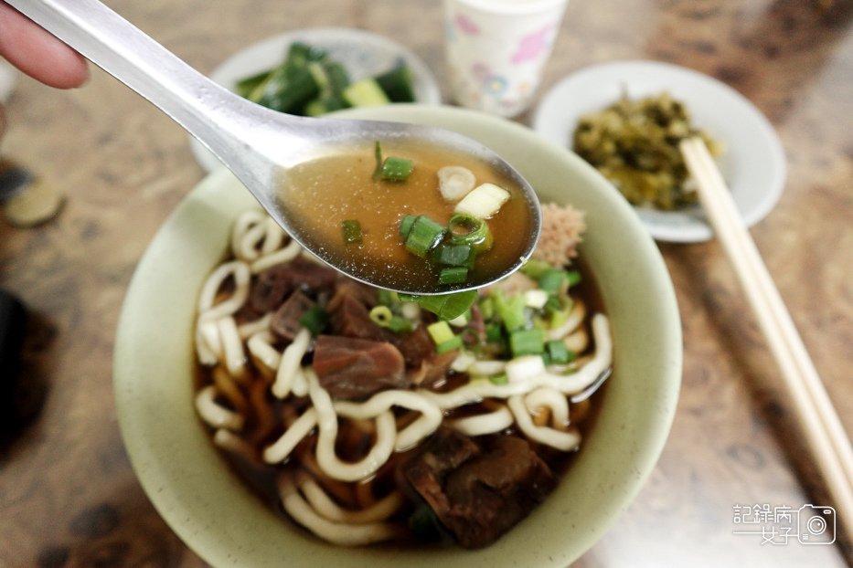 14萬華洛陽富宏牛肉麵24小時營業牛肉麵牛油飲品無限暢飲.jpg