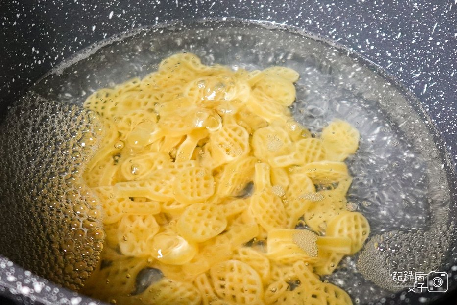 18好市多開箱冷凍明太子小包裝De Cecco Pasta 網球拍麵N.90.jpg