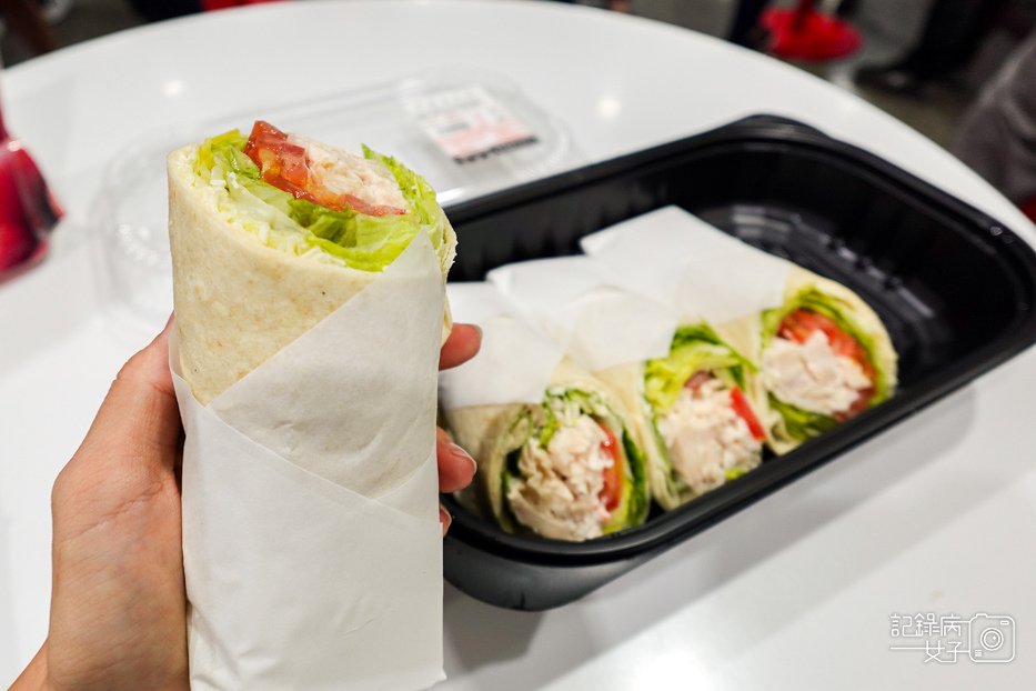 6好市多開箱凱薩雞肉捲熟食區推薦costco雞胸肉沙拉.jpg