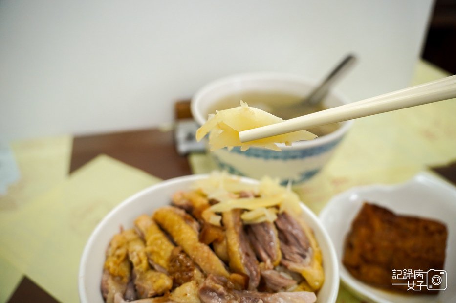 29高雄左營正宗鴨肉飯限量手工切鴨腿飯下水湯鴨珍鴨心.jpg