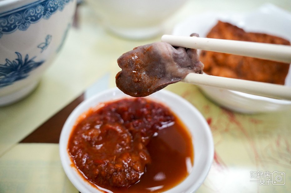 44高雄左營正宗鴨肉飯限量手工切鴨腿飯下水湯鴨珍鴨心.jpg