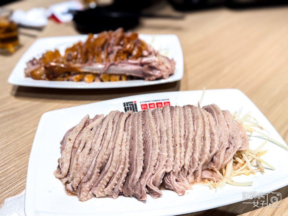 22必比登吉阿城鵝肉吉林二店招牌煙燻鵝肉白斬鵝肉前段後段切盤.jpg