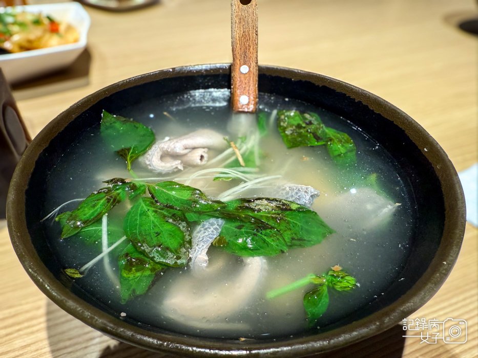 44必比登推薦吉林路阿城鵝肉吉林二店香辣臭豆腐虱目魚皮湯蛤蜊湯.jpg