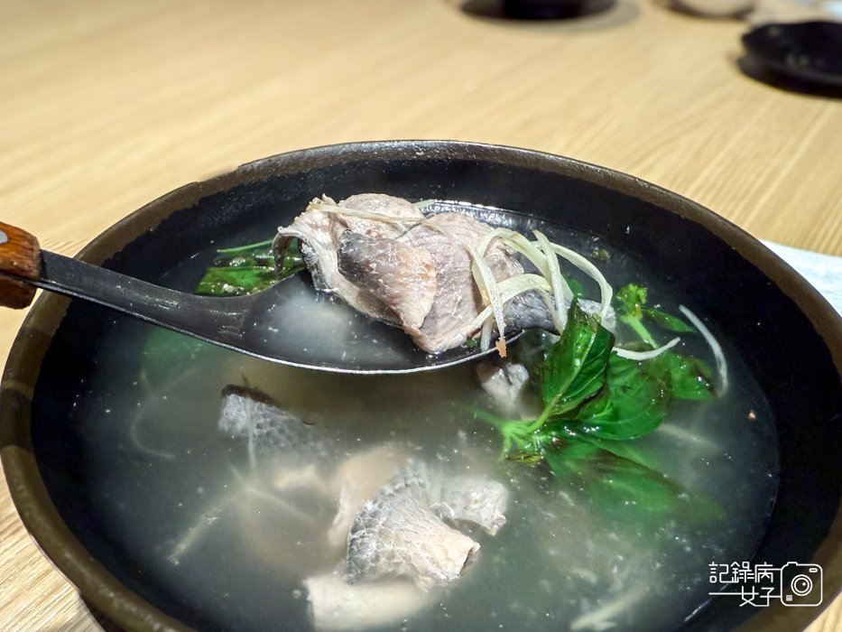 45必比登推薦吉林路阿城鵝肉吉林二店香辣臭豆腐虱目魚皮湯蛤蜊湯.jpg