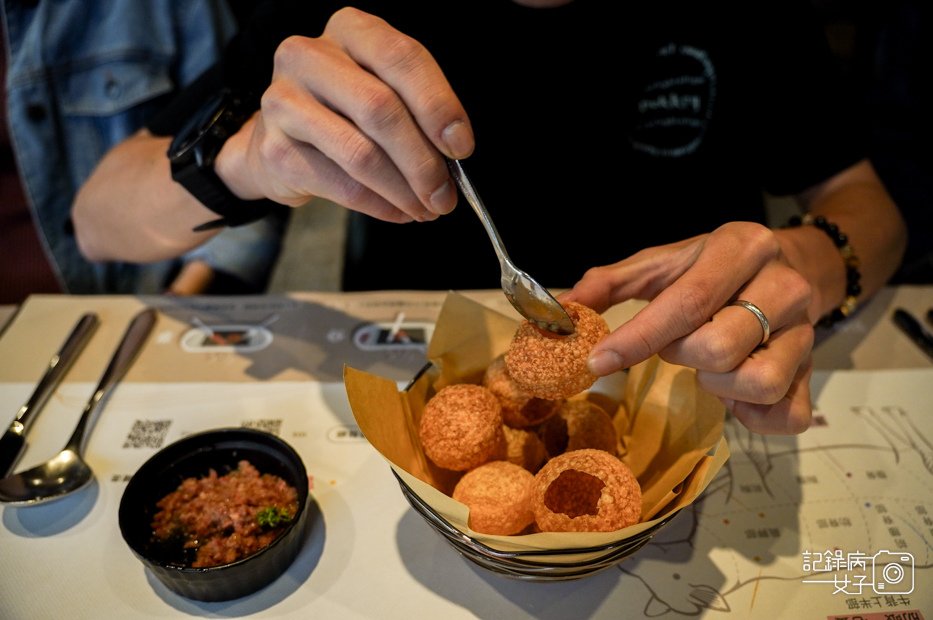 17高雄凱恩斯岩燒牛排套餐開胃菜印度脆餅.jpg