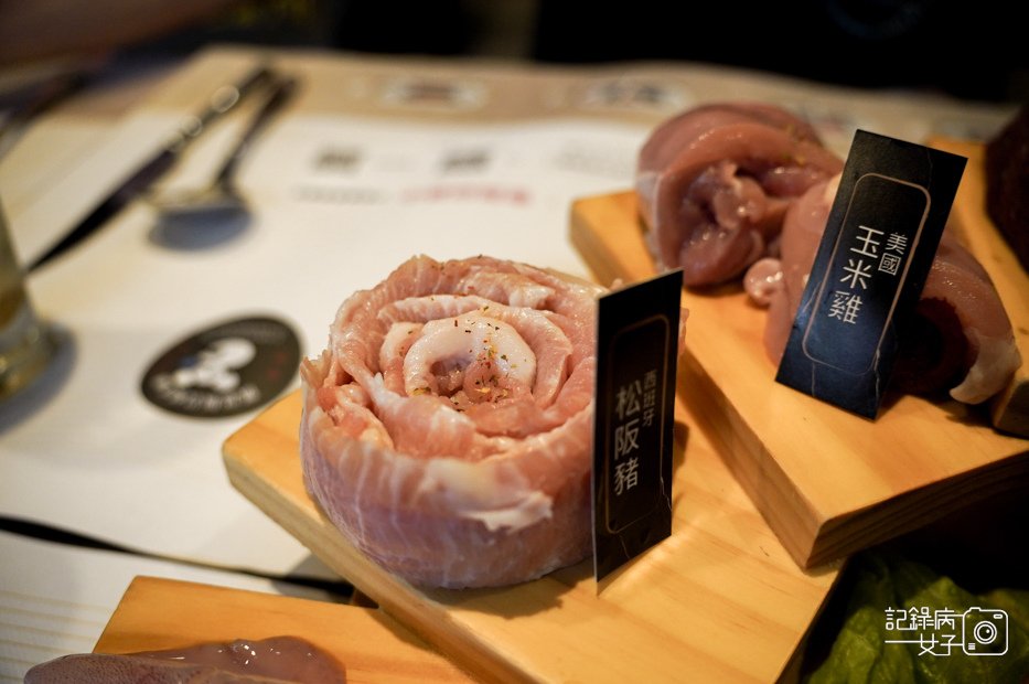 44高雄凱恩斯岩燒牛排松阪豬玉米雞肉.jpg