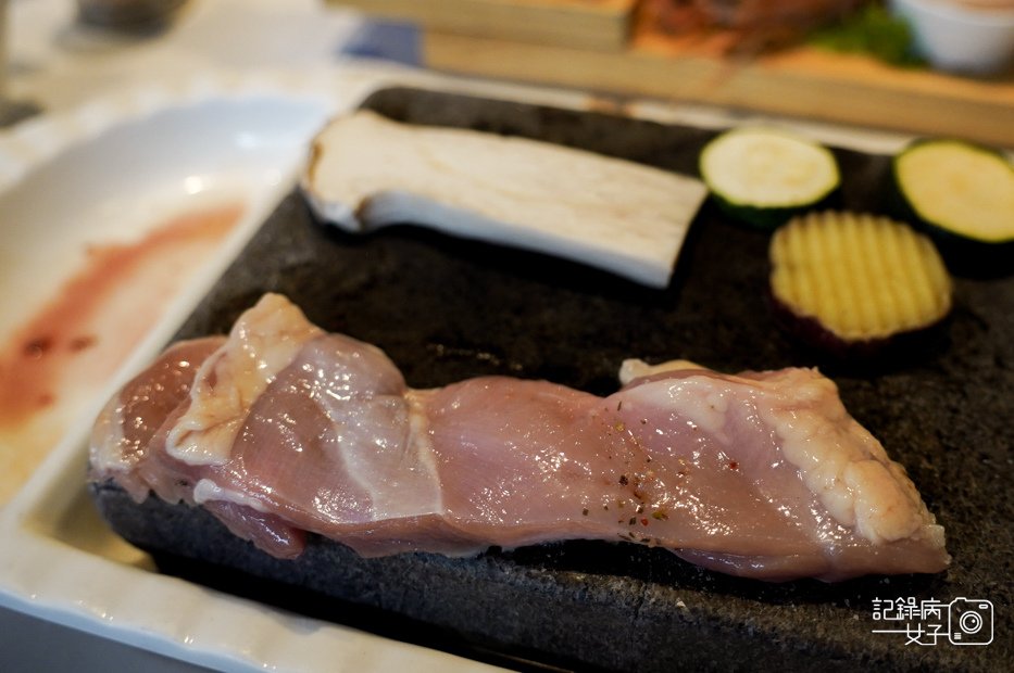 48高雄凱恩斯岩燒牛排松阪豬玉米雞肉.jpg