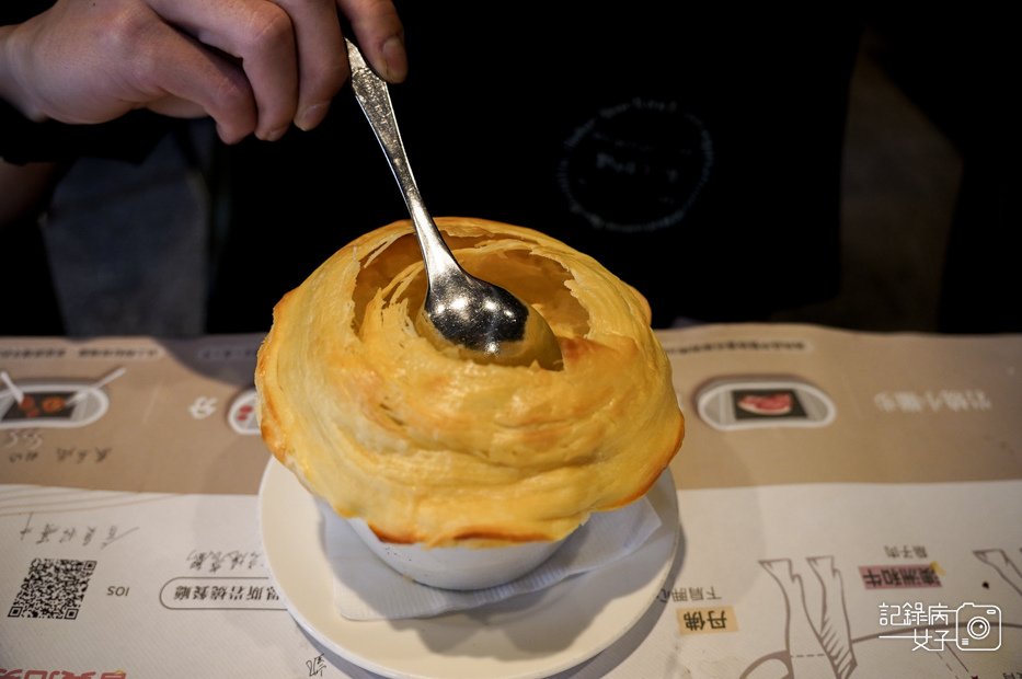 66高雄凱恩斯岩燒牛排酥皮牛肝蕈濃湯牛肉羅宋湯.jpg