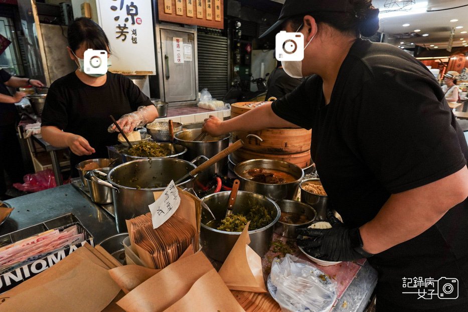 6台北萬華區源芳刈包割包四神湯華西街夜市美食必比登推薦.jpg