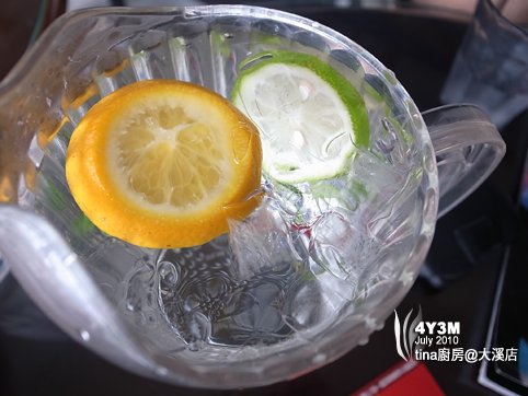 冰冰涼涼的水