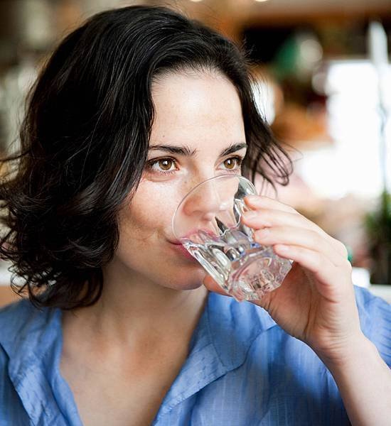 Lovepik_com-501519516-women-drinking-water.jpg