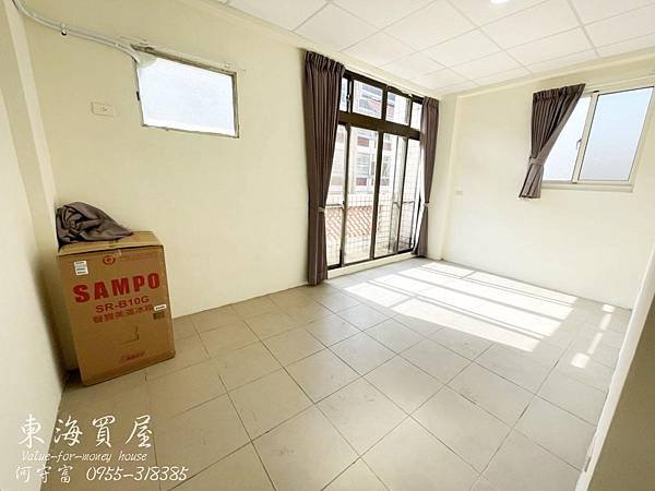 LINE_ALBUM_東海買屋~龍井區-東海商圈邊間8間套房1150萬_211005_10.jpg