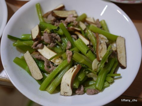 芹菜炒豆乾肉絲.JPG