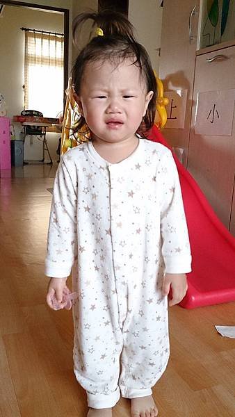 2015.04.01。1歲9個月又10天。午睡沒睡飽，起來有起床氣-2