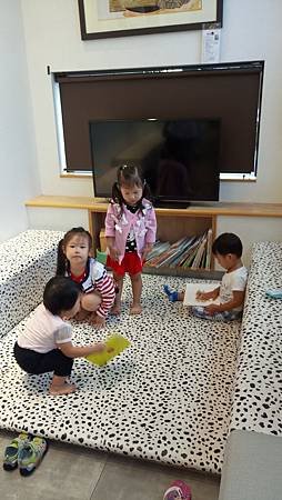 2016.09.12。(5歲又3天)(3歲2個月又21天)。第三天晚餐。燒肉乃我那霸。+哈妮農曆生日慶生。-6
