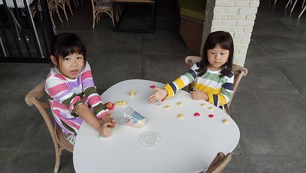 2017.11.11。(6歲2個月又2天)(4歲4個月又20天)。台中摩吉斯烘培樂園-60