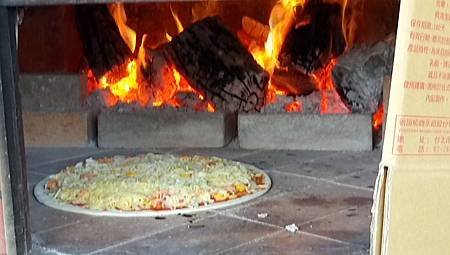 2018.04.08。(6歲6個月又30天)(4歲9個月又17天)。新竹竹北N0.1窯烤PIZZA-3