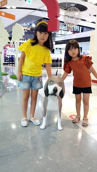 2018.08.21。(6歲11個月又12天)。(5歲1個月又30天)。桃園中壢大江購物中心逛逛-2