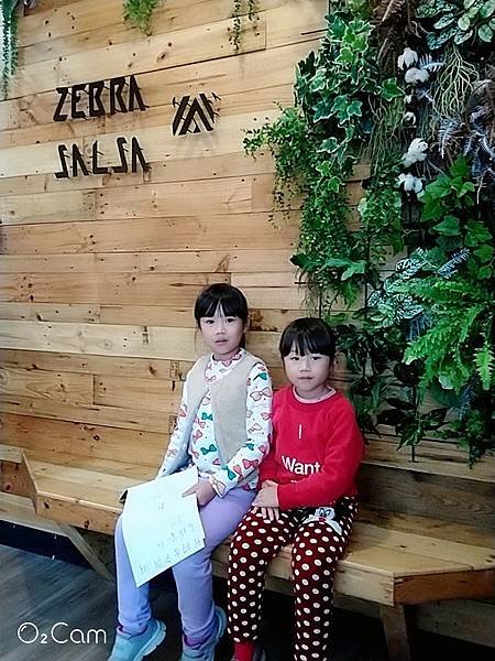 2019.01.22。(7歲4個月又13天)。(5歲7個月)。新竹竹北斑馬騷莎美義餐廳-23.jpg