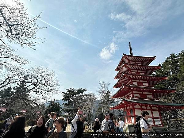【日本關東】富士山瞭望纜車《河口湖天上山公園》狸貓茶屋&amp;新倉