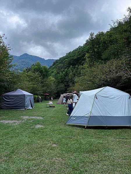 【桃園露營】 桃園拉拉山比該溪生態露營區、免搭帳篷、可車帳露