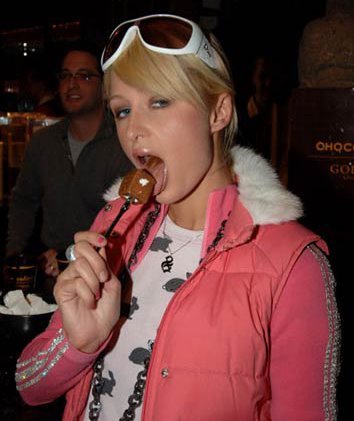 paris-hilton-sucking.jpg