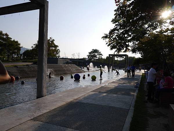 戲水池池池
