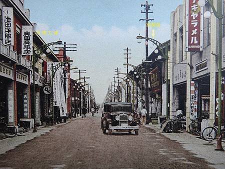 臺中銀座/鈴蘭街燈/臺中最早舖設柏油路面的區域/1928年，