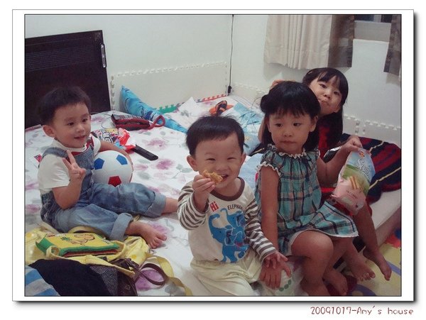 9.小毛笑的好開心哩...jpg
