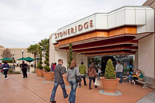 stoneridge-shopping-center-01