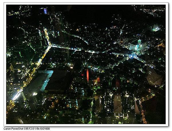 化妝室外拍夜景.JPG
