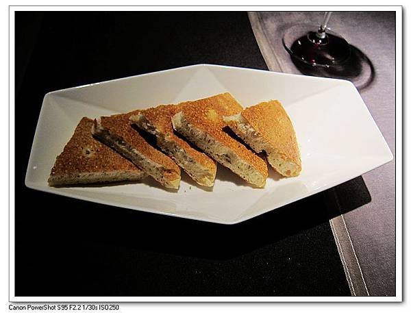 現烤香料手工麵包.JPG