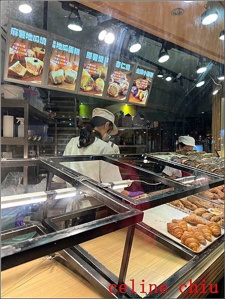 【三重美食】台灣蕃薯。巧克力OREO可頌 排隊人氣美食，價格