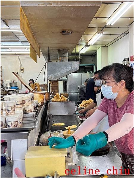 【東區美食】山西小小豆漿早點、刀削麵。捷運忠孝敦化週邊美食，