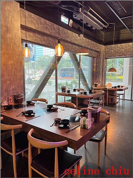 【板橋美食】海牧水產鍋物，療癒系夢幻水母-極鮮海鮮，頂級熟成