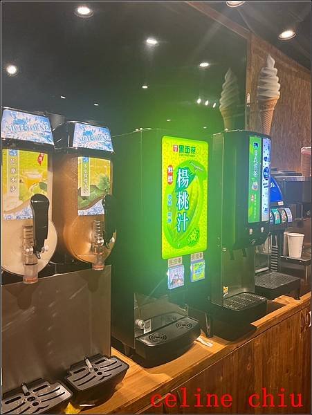 【新北美食】小海水產 ! 蘆洲超人氣 高CP值海陸海鮮鍋